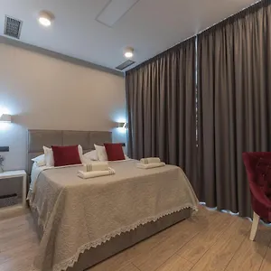 4* Bed & Breakfast Sky & Sun Luxury With Private Parking In The Garage