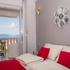 https://villa-stil.hotels-in-trogir.com